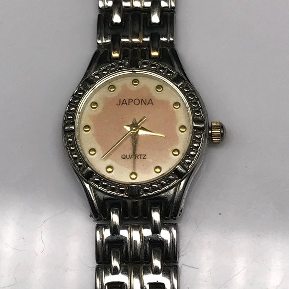 Vintage Japona Ladies Quartz Wristwatch with Stainless Steel Band and New Batter